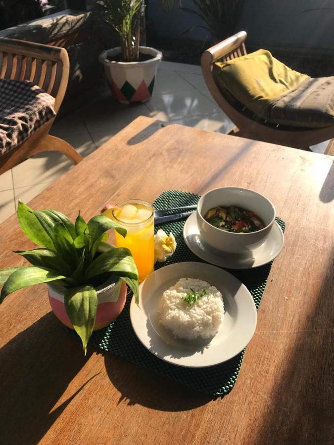 Kayuna Homestay Padangbai  Luaran gambar
